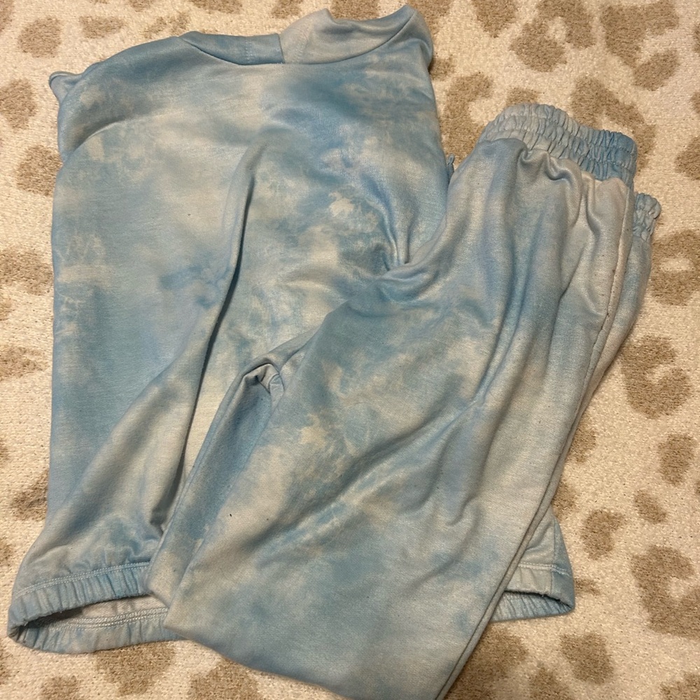 Ally.b size medium girls pajamas ￼
